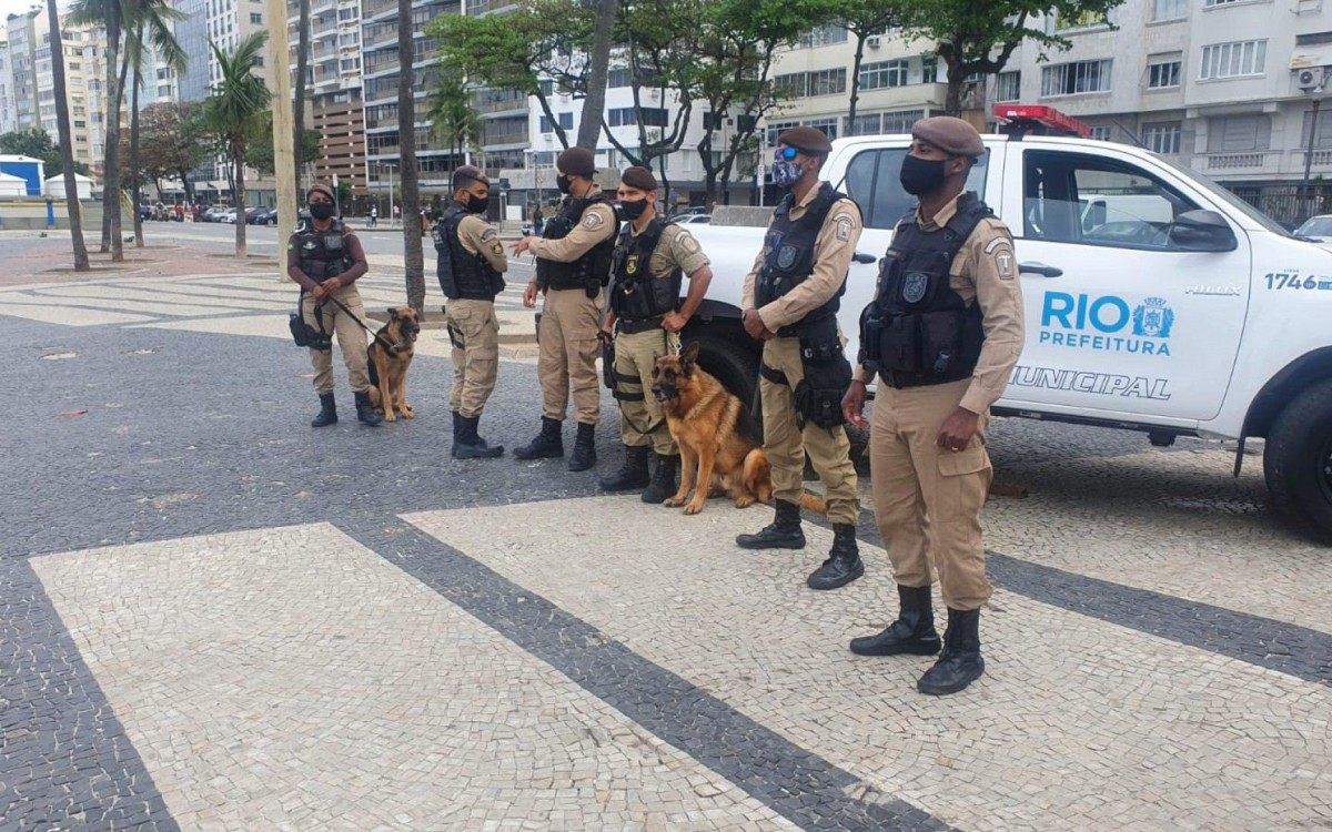 Desde quinta-feira o efetivo foi reforçado na orla do Rio - Divulgação/Prefeitura do Rio