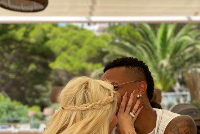 Namorada de jogador da seleção, influenciadora rebate haters: 'Amargurados'