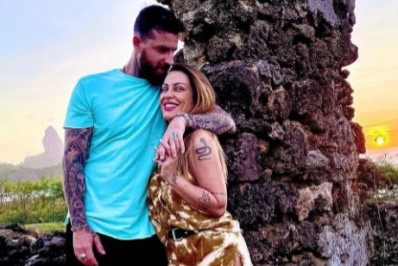 Cleo libera fotos da lua de mel e se declara para o marido: 'Louca por você'
