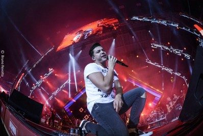 Em palco inédito, Wesley Safadão faz show em Barretos