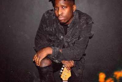 Joss Dee lança 'Sequência de Vapo Vapo', que mistura trap, funk e kuduro