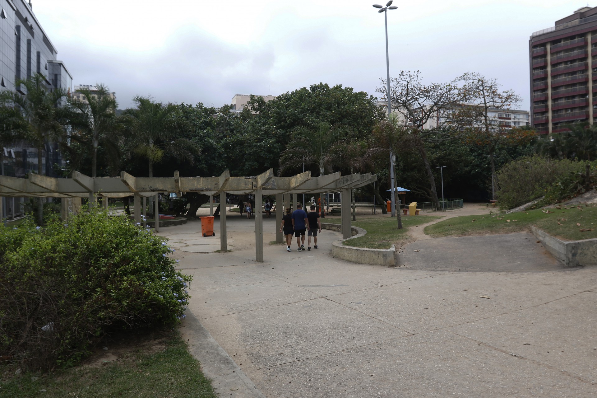 Geral - Parque Garota de Ipanema, no Arpoador, zona sul do Rio. - Reginaldo Pimenta / Agencia O Dia