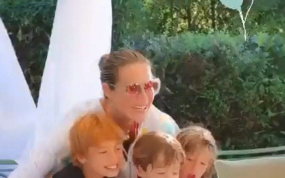 Luana Piovani comemora anivers&aacute;rio de 45 anos em Portugal