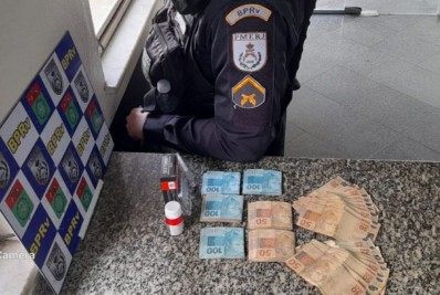  PM apreende anabolizantes e grande quantidade de dinheiro em Campos