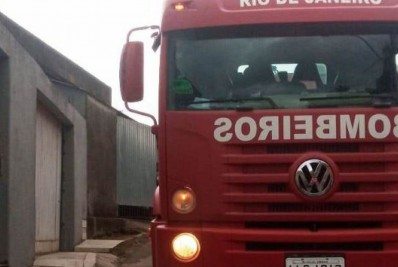 Mulher e criança morrem em incêndio dentro de casa em Volta Redonda