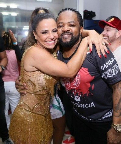 Viviane Araujo e Xande de Pilares - Anderson Borde / AgNews