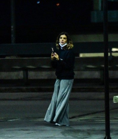 Giovanna Lancellotti e Gabriel David são flagrados juntos no Aeroporto de Guarulhos, em São Paulo, na noite de sábado - Ag. News
