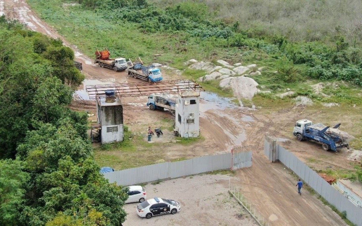 Área usada como lixão seria aterrada - Divulgação