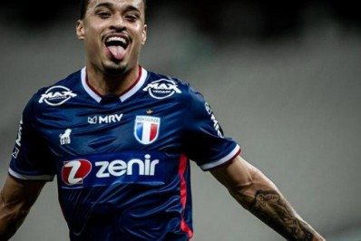 Botafogo age rápido e fecha com jogadores do Fortaleza até o fim do ano