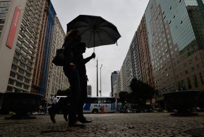 Fim de semana no Rio tem previsão de chuva com raios e ventos