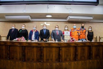 Profissionais de saúde são homenageados na Câmara de Vereadores de Caxias