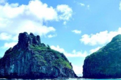 Cleo abre álbum de fotos da lua de mel em Fernando de Noronha