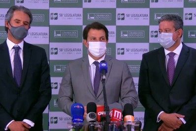 Reforma administrativa: estabilidade será mantida e avaliação de desempenho contará com cidadãos