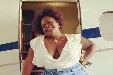 Jojo Todynho ostenta viagem em jatinho particular e fãs reagem: 'Milionária'