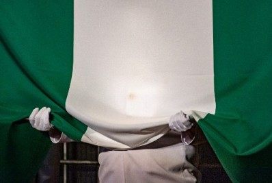 Homens armados sequestram mais de 70 estudantes no noroeste da Nigéria