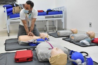 Fisioterapeutas recebem treinamento de primeiros socorros