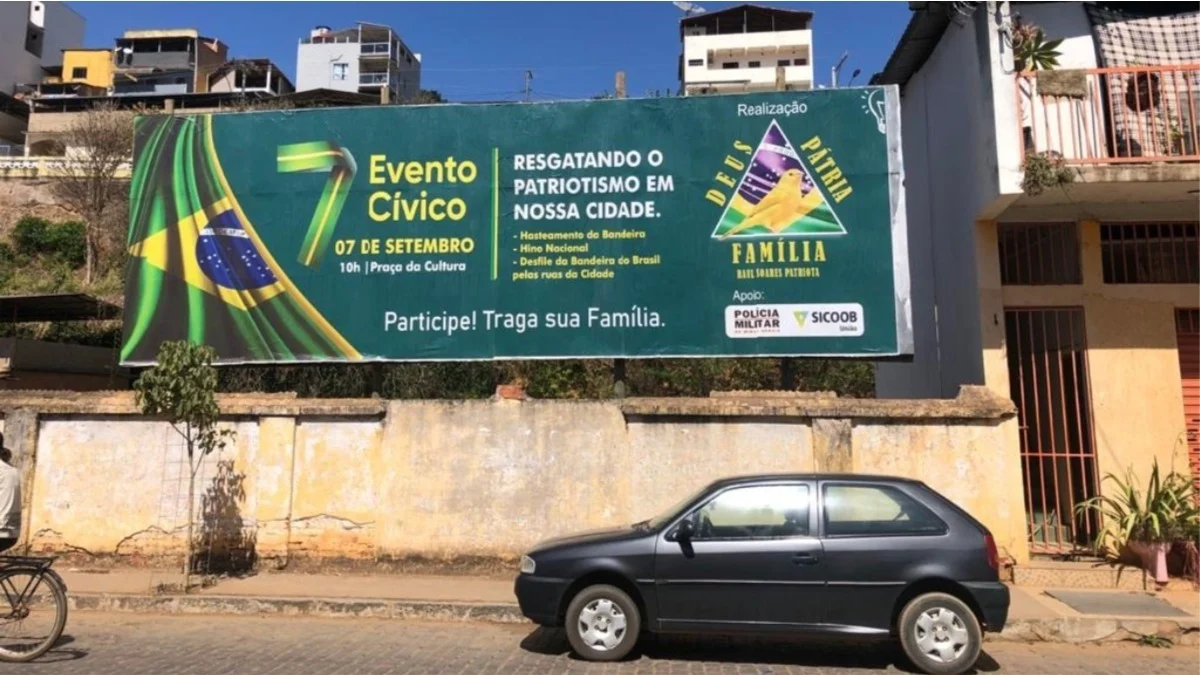 PM mineira manda retirar outdoor para ato do 7 de Setembro com logo da corporação