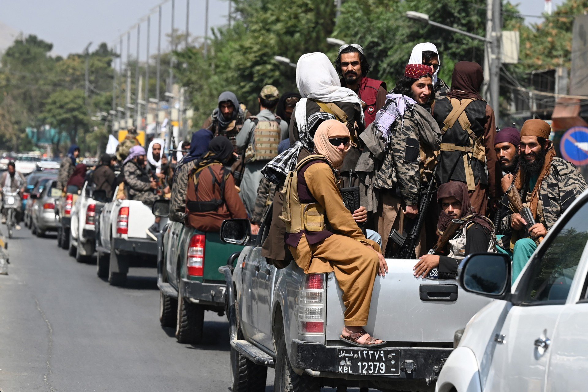 Talibã promete que permitirá saída de mais afegãos