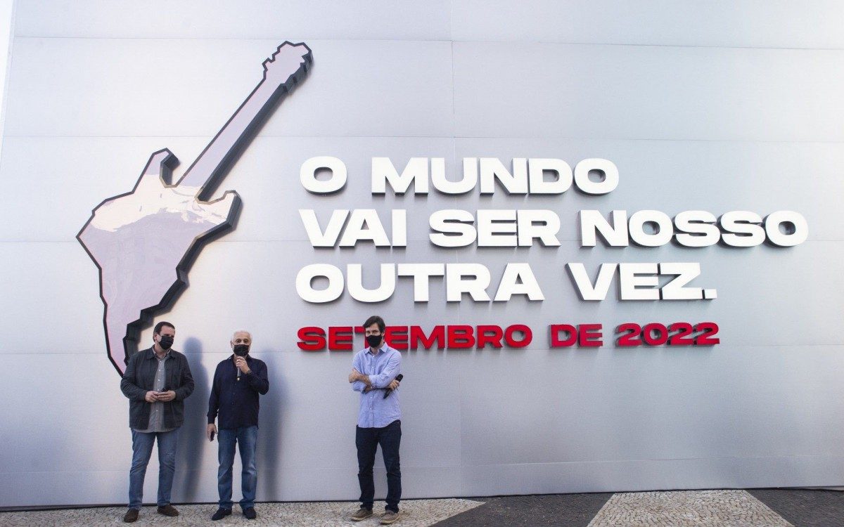 Rock in Rio inaugura rel&oacute;gio com contagem regressiva para o festival na Praia de Copacabana