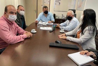 Prefeito de Itaperuna participa de reunião com secretário de Estado de Saúde e busca novos recursos