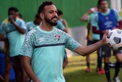 Yago deseja um gol pelo Fluminense para homenagear filha