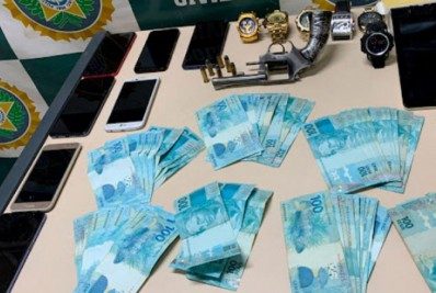 Assaltante de ônibus e comparsa são presos em Meriti