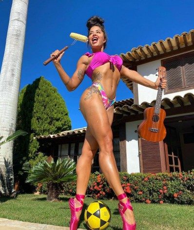 Aline Riscado posta foto em homenagem ao Dia do Bailarino - Reprodução Internet