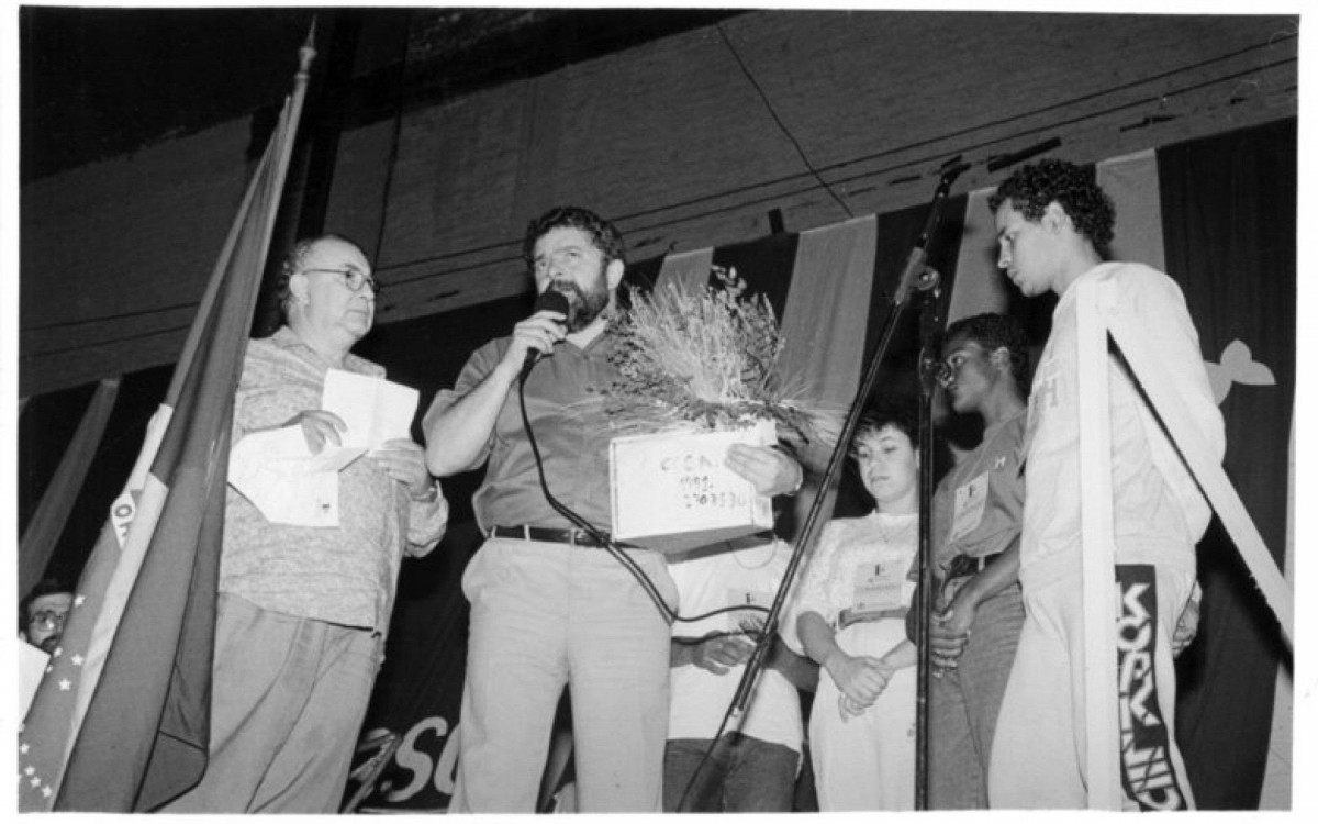 Lula e S&eacute;rgio Mamberti em palanque