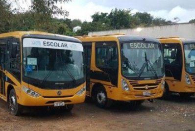 Educação recupera 6 ônibus escolares para transporte de alunos 