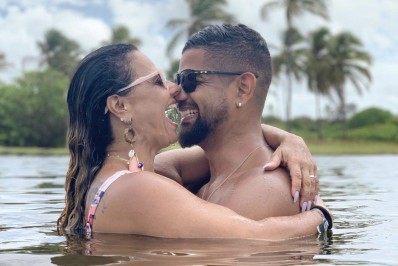 Apaixonada! Viviane Araújo se declara ao marido: 'Homem mais incrível'
