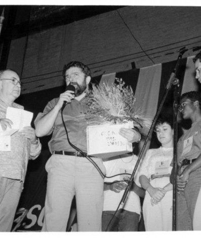 Lula e Sérgio Mamberti em palanque - Reprodução