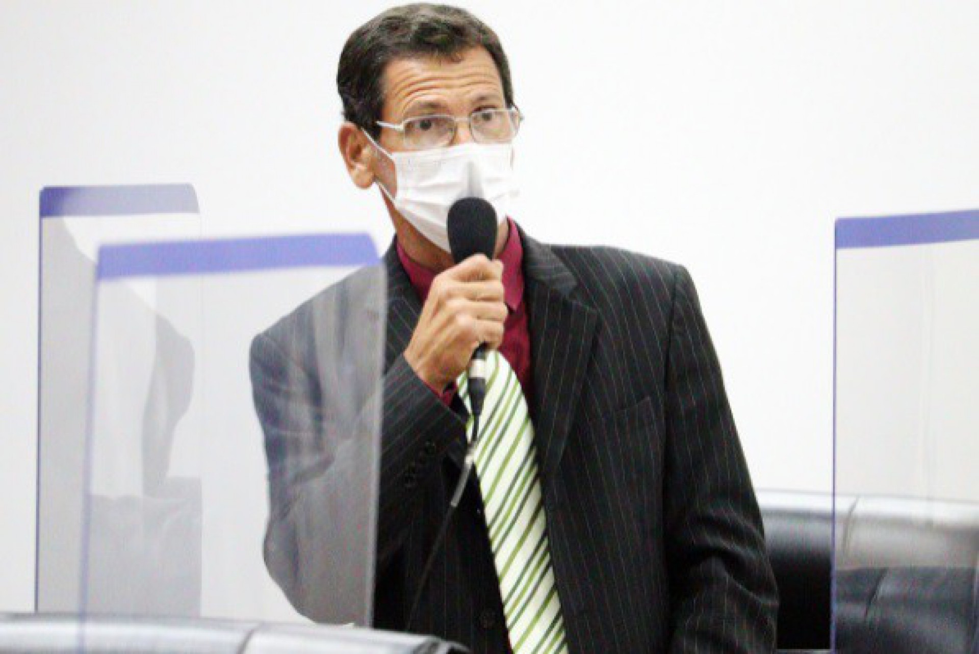 Amaro Luiz (PRTB) j&aacute; havia feito requerimentos do despejo de esgoto na praia do Lagomar, al&eacute;m de v&aacute;rias ruas com problemas de retorno de esgoto para dentro das casas - Divulga&ccedil;&atilde;o/Assessoria C&acirc;mara de Maca&eacute;