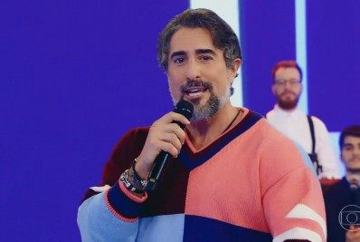 Marcos Mion quebra o protocolo e deseja boa sorte a Galisteu