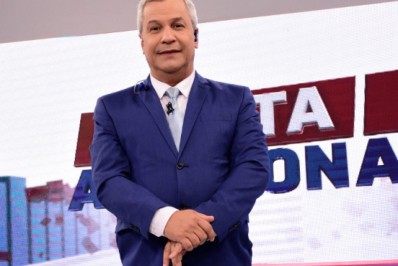 Sikêra Jr. tira sarro de funcionários em greve na RedeTv!