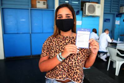 Cariocas vão aos postos para segunda dose e repescagem da vacina neste sábado