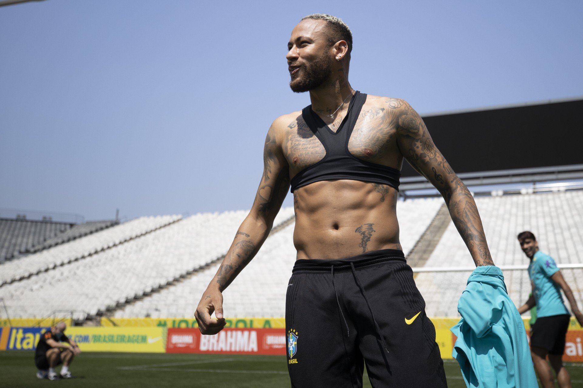 ‘Não sei mais o que faço com essa camisa para a galera respeitar’, desabafa Neymar após vitória da Seleção