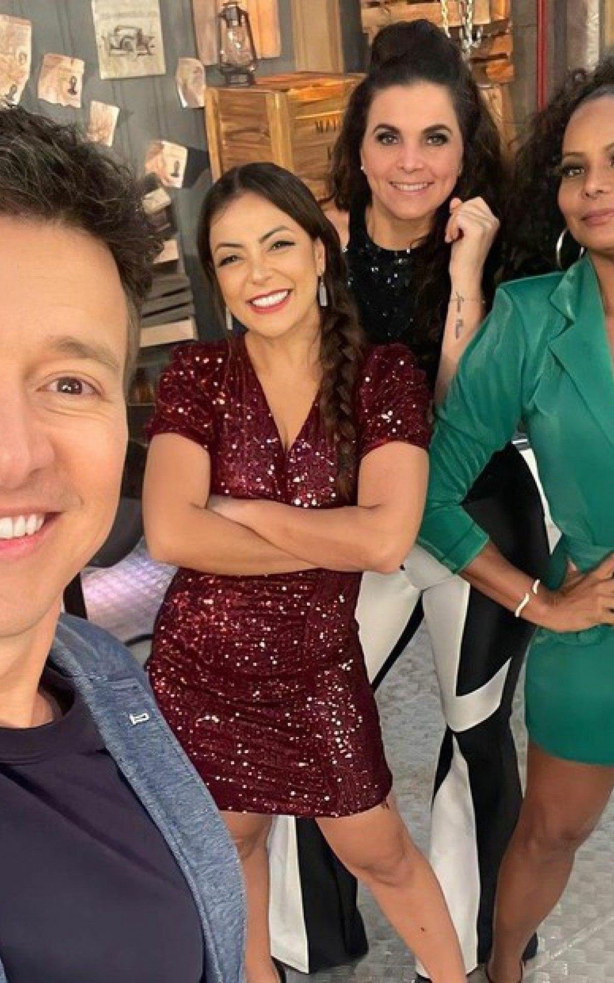 Rodrigo Faro, Adriana Bombom, Li Martins e Luiza Ambiel