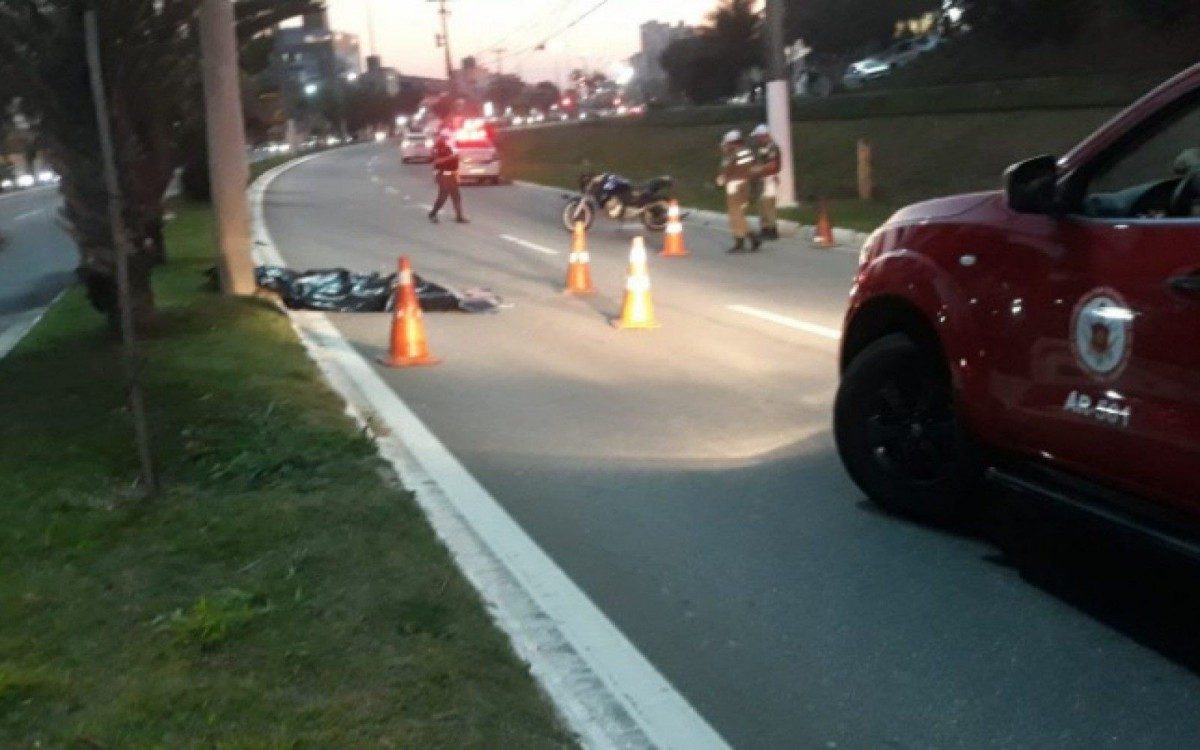 O acidente aconteceu no bairro Cavaleiros, por volta das 17h, deste s&aacute;bado (4)