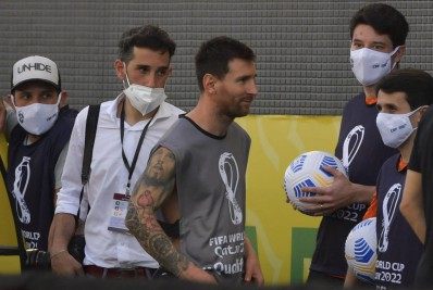 Messi questiona Anvisa após interrupção da partida contra o Brasil: 'Por que não autuaram antes?'