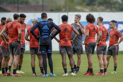 Mesmo sem entrar em campo, Flamengo aumenta chances matemáticas de título do Brasileiro