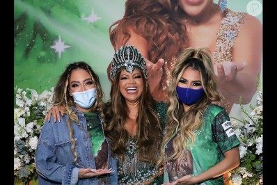 Lexa e irmã de Neymar vão ao ensaio da Império Serrano 