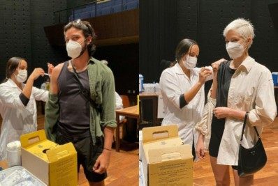 Casal imunizado! Rodrigo Simas e Agatha Moreira recebem segunda dose da vacina