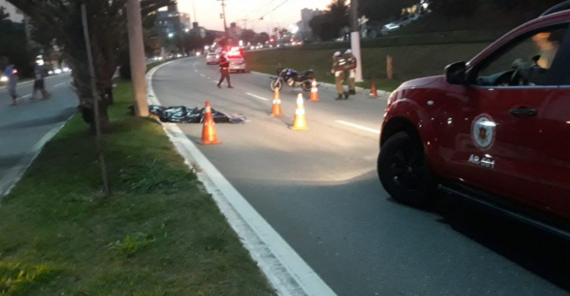 O acidente aconteceu no bairro Cavaleiros, por volta das 17h, deste sábado (4) - Reprodução WhatsApp