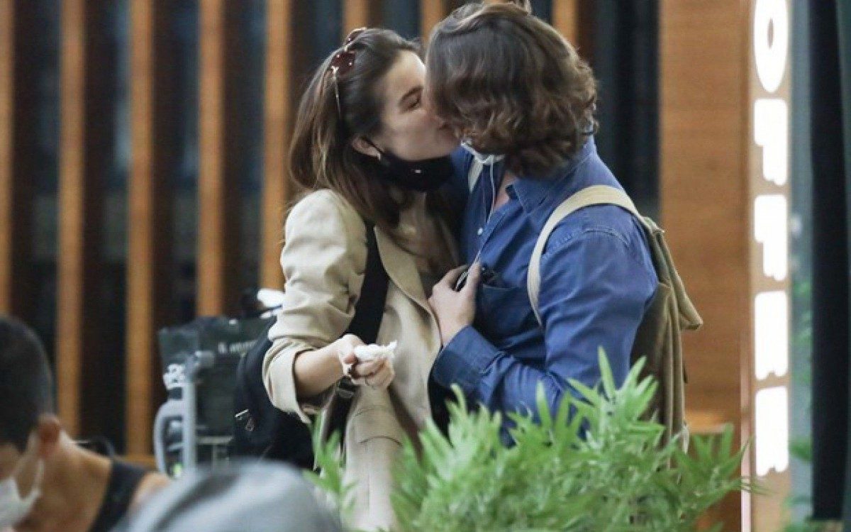 Giulia Be e Romulo Arantes Neto