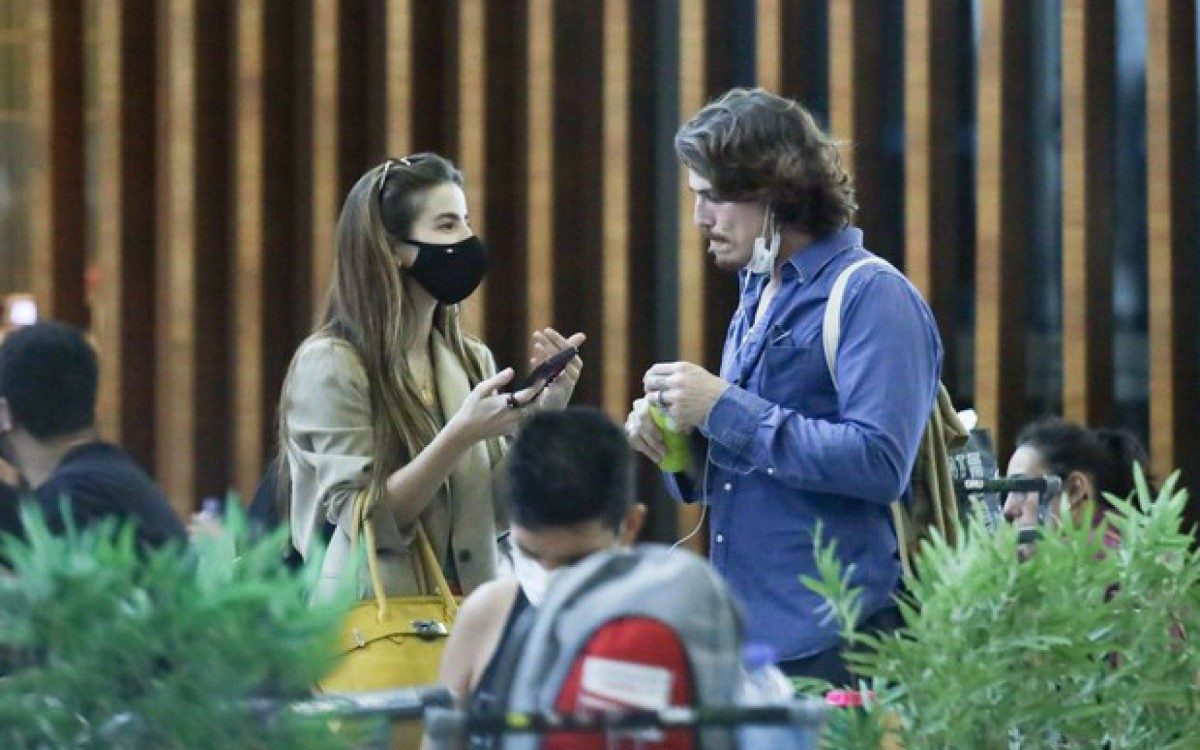 Giulia Be e Romulo Arantes Neto