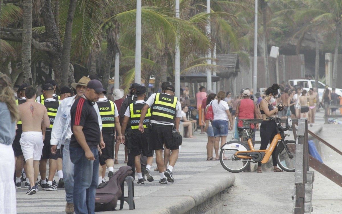 Operação Verão nas Praias do Arpoador e Ipanema, na Zona Sul do Rio de Janeiro, nesta segunda feira (06). - Marcos Porto/Agencia O Dia