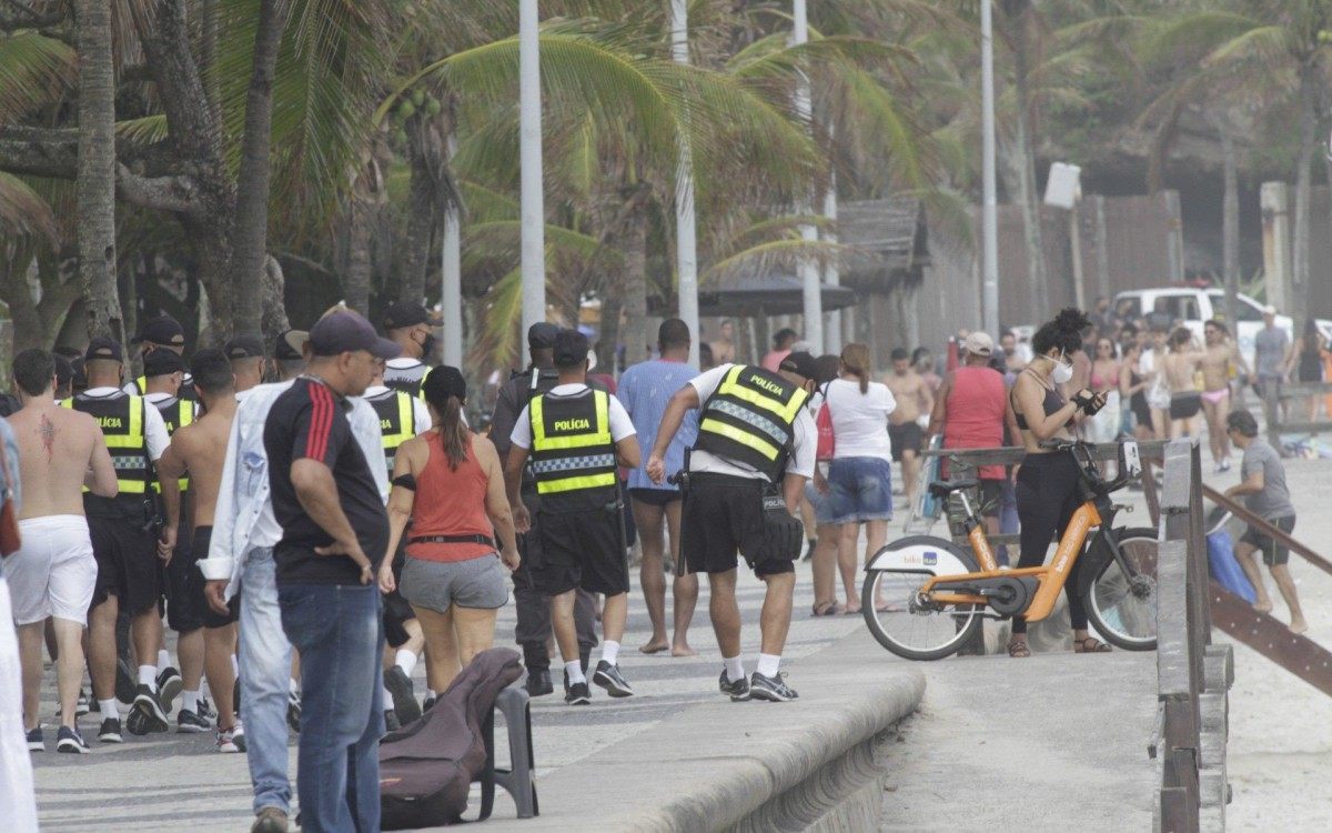 Operação Verão nas Praias do Arpoador e Ipanema, na Zona Sul do Rio de Janeiro, nesta segunda feira (06). - Marcos Porto/Agencia O Dia
