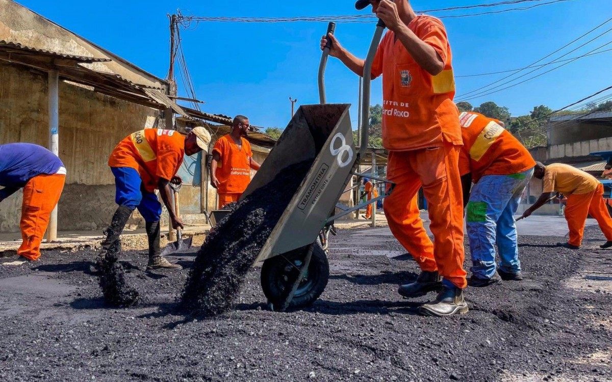 As obras est&atilde;o sendo feitas em diversas regi&otilde;es de Belford Roxo