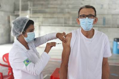 Covid-19: Estado recebe 365 mil doses, mas capital segue com vacinação dos adolescentes suspensa