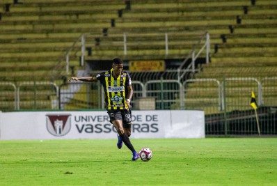 Voltaço recebe o Sampaio Corrêa-RJ no estádio Raulino de Oliveira